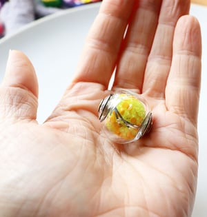 Dayglo Daffodil Party Ball - glass+metal - discordant yellows strike a lovely tone