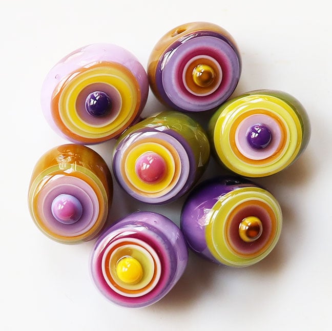 Kitschen Bullseye Mod Tabs - 7 beads in retro-ish colors