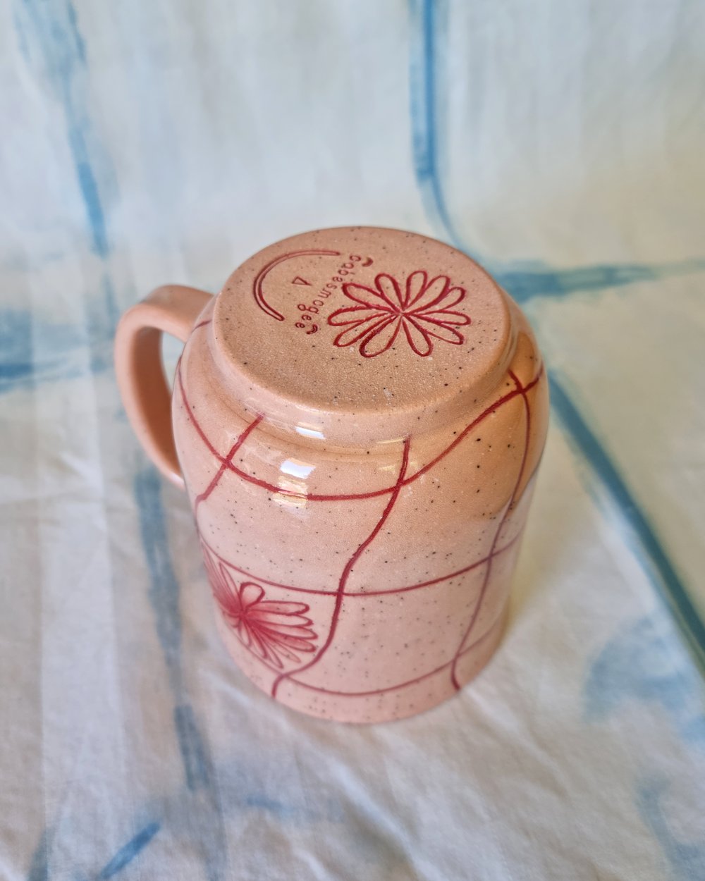 Image of MUG ~ wobbly grid