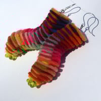 Image 2 of Interpolated Undulation earrings (lime drops)