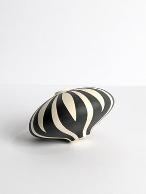 Image of Midi Black & White Daisy-Stripe Vessel 