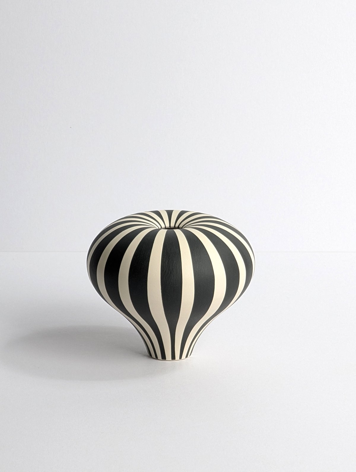 Image of Midi Black & White Humbug Vessel