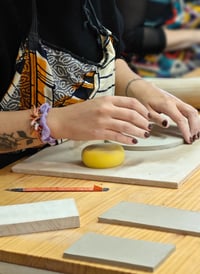 Image 2 of MONOGRÁFICO BANDEJA DECORATIVA