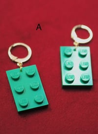 Image 2 of recycelte lego ohrringe 