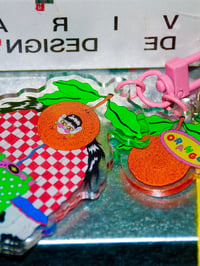 Image 2 of KEYCHAIN – ORANGE 🍊⭐️🩷