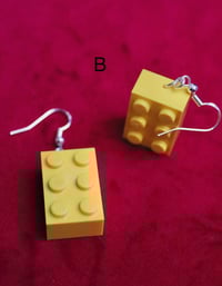Image 3 of recycelte lego ohrringe 