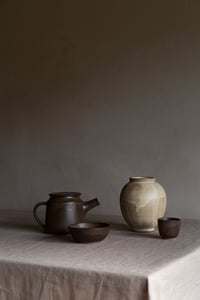 Image 3 of pot 1 / white