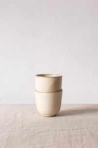 Image 2 of cup-medium / white