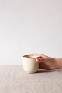 Image 1 of cup-medium / white