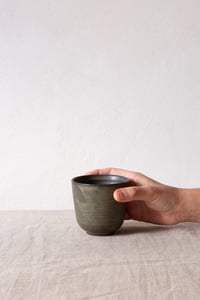 Image 3 of cup-medium / green-black