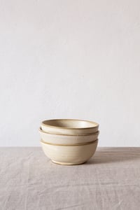 Image 3 of bowl-small / white