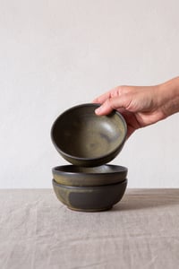 Image 1 of bowl-small / green-black