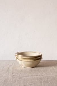 Image 2 of  rimmed bowl-small / white