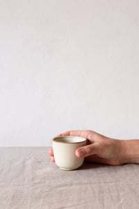 Image 3 of cup-small / white
