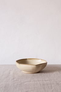 Image 2 of folded bowl-medium / white