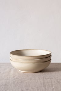 Image 3 of bowl-big / white