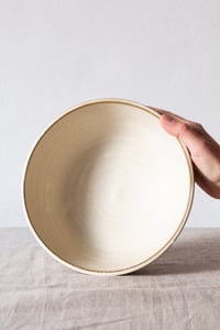 Image 2 of serving bowl 1 / white