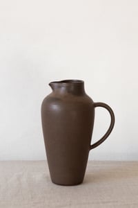 Image 2 of rounded jug / brown