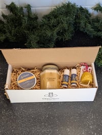 Image 2 of Bee Merry Gift Box