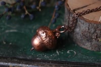 Image 1 of Collana con vera ghianda elettroformata in rame con patina ossidata 4