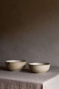 Image 3 of serving bowl 2 / white
