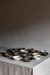 Image 5 of folded bowl-medium / brown