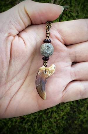 Image of Wolf Claw Necklace with Garnet and Fossil Beads