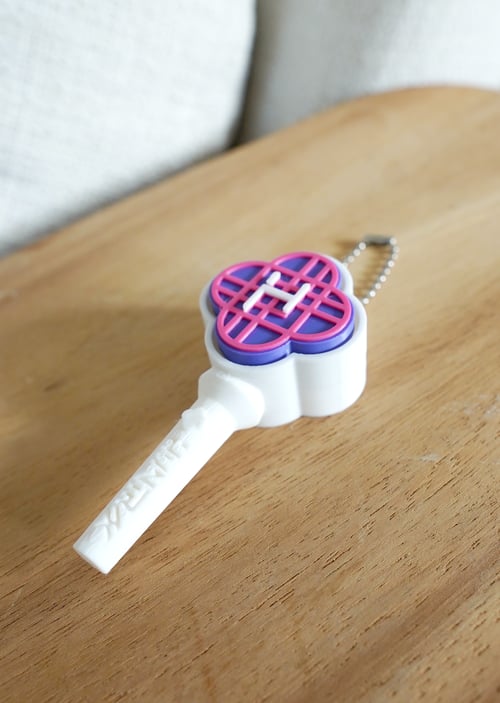 Image of Kpop Demon Hunters - Huntrix Fidget Clicker Keychain