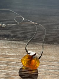 Amber Minimalist necklace 