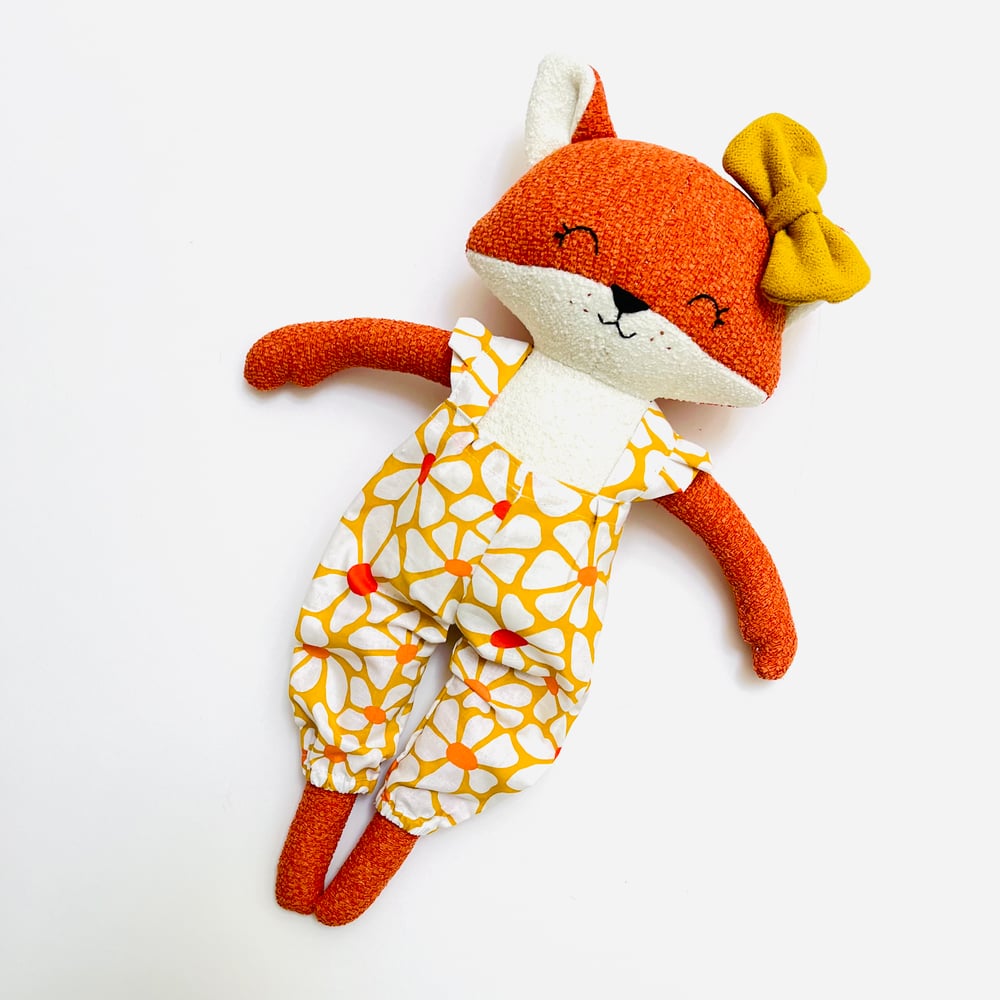 Image of • e l d a • j u l k a • 