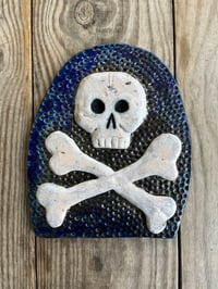 Image 1 of Skull & Crossbones