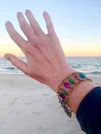 Image 3 of Fluorite and Howlite beaded bracelet