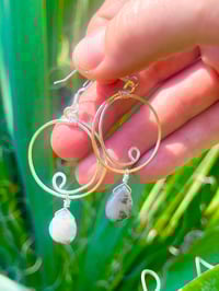 Image 4 of sage amethyst spiral hoop earrings in silver
