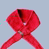 Image 2 of Wool and alpaca neckerchief in coral red
