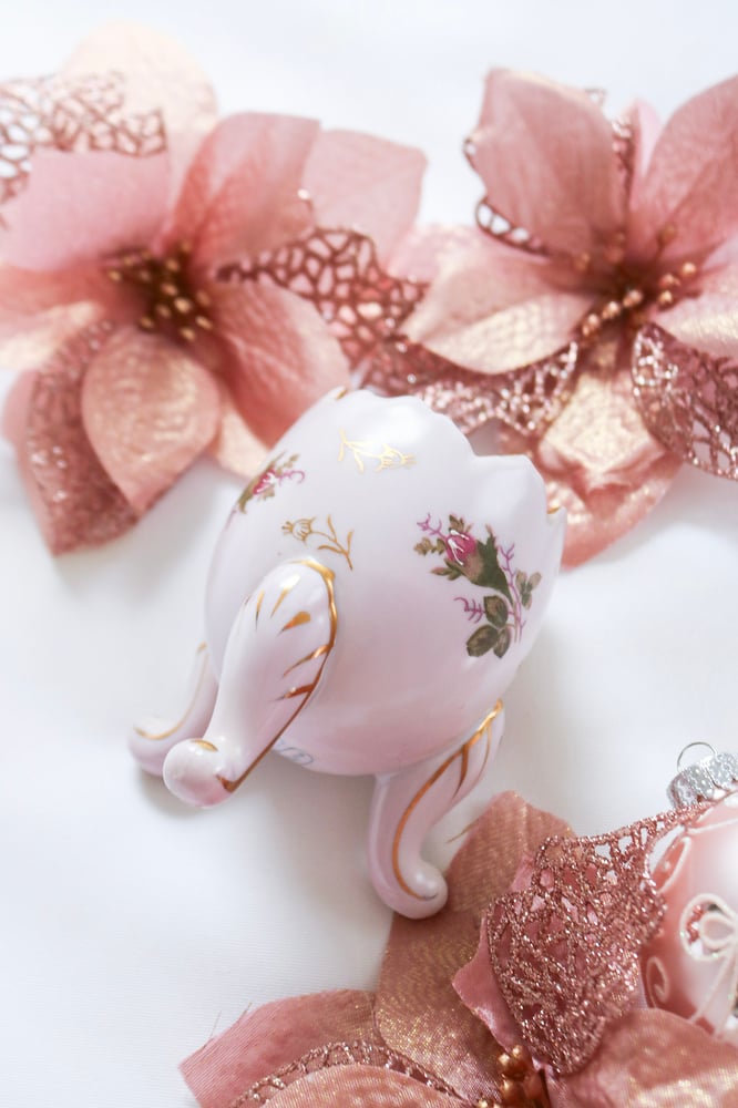 Image of Vintage 1950s Napco Porcelain Cracked Egg Three Footed Vase