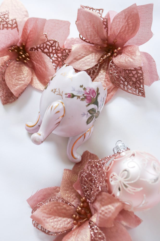 Image of Vintage 1950s Napco Porcelain Cracked Egg Three Footed Vase