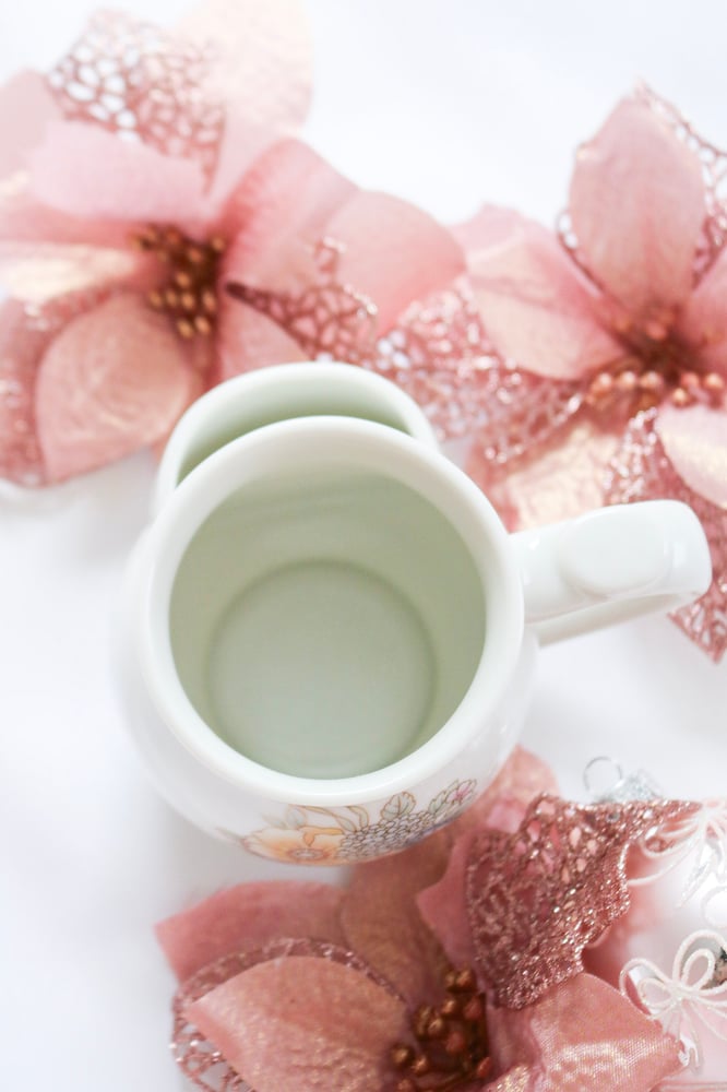 Image of Pastel Hues and Brews Pocket Tea Pocket Mug With Floral Details