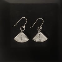 Image 3 of 'Pepi Fantail' in Silver