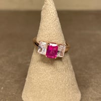 Anello Magenta