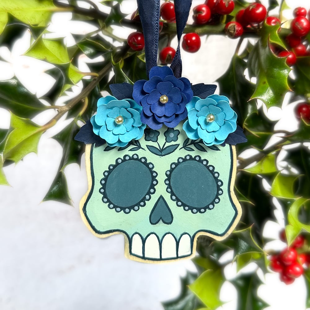 Image of Suspension Calavera Bleue