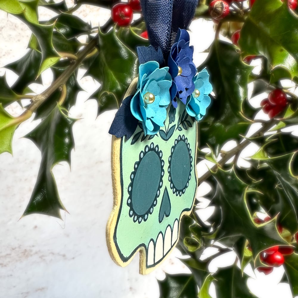 Image of Suspension Calavera Bleue