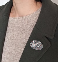 Image 2 of Broche Maison