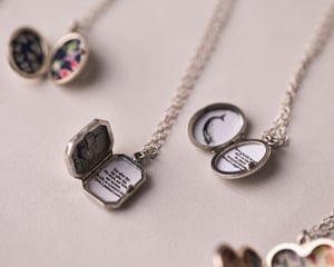 Image of SAMPLE SALE: Locket necklace 