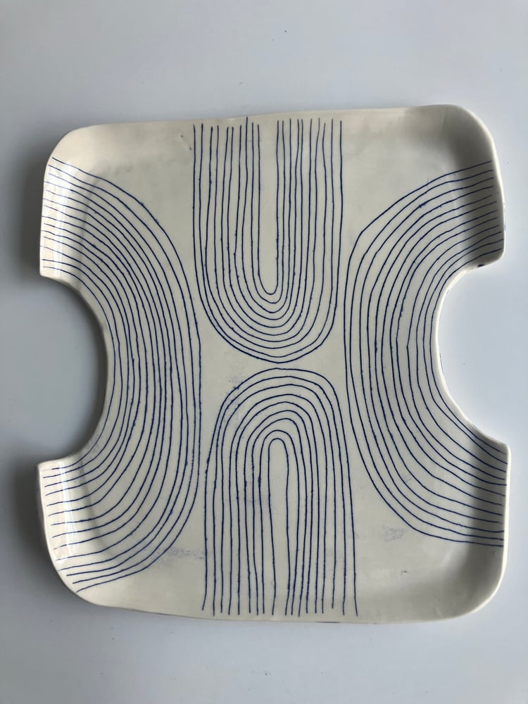 Image of notched porcelain platter 1
