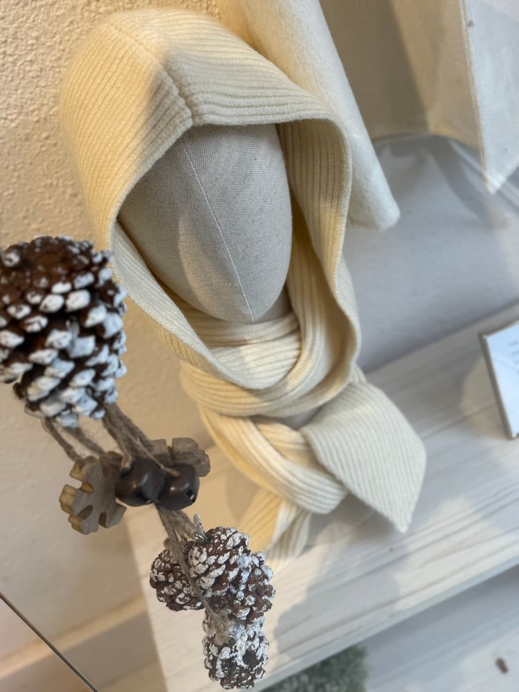 Image of Gorro beanie punto fino blanco