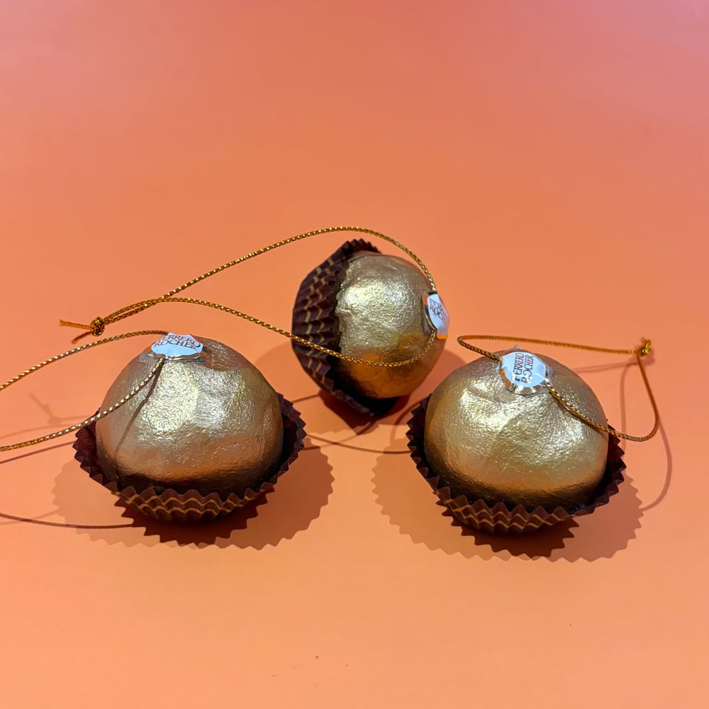 Image of Ceramic Ferrero Rocher 