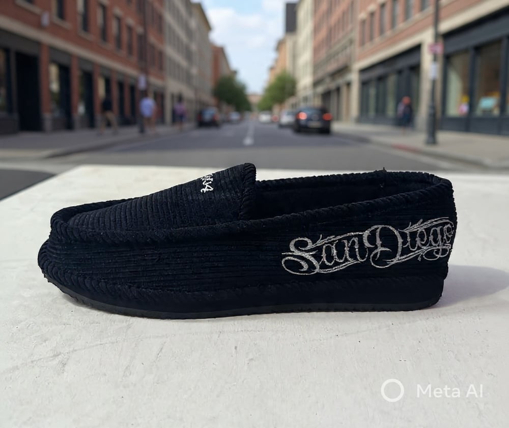 Dyseone Homie Slippers Water Resistant 