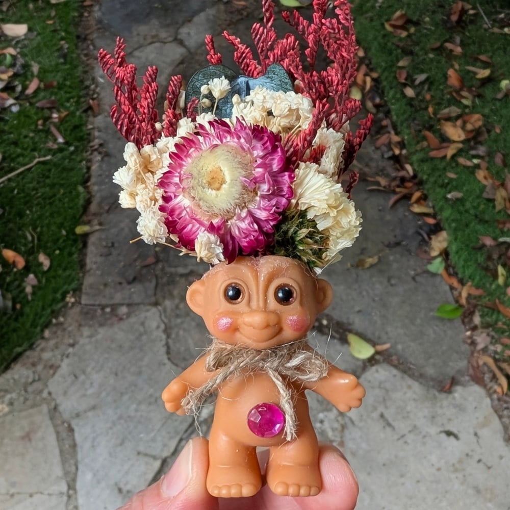 Dark Pink Flower Bouquet Troll 3.5"