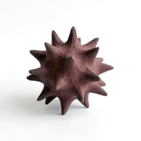 Image 1 of Petite boule à pointes (rouge)