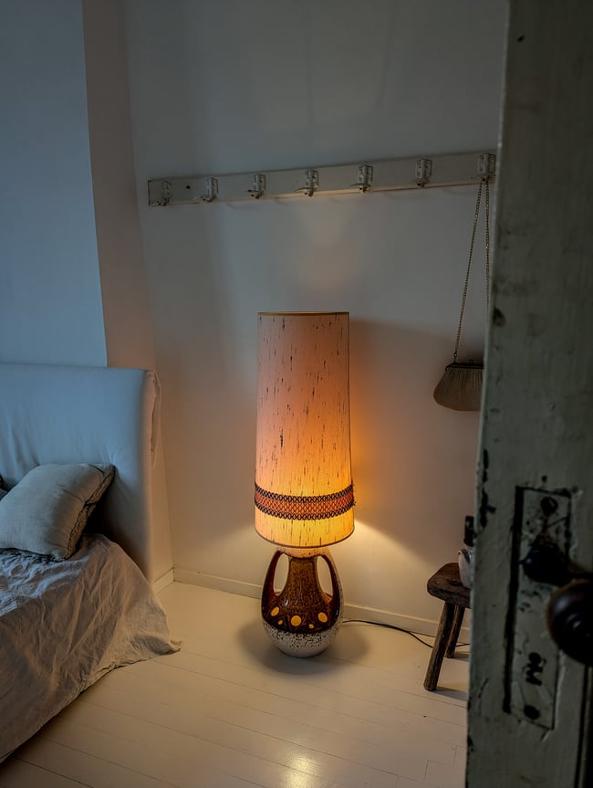 Grande lampe de sol.